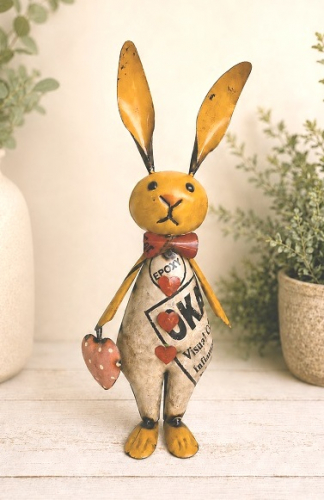 HUTCH RABBIT W/HEART *NEW* AVAIL DEC 2026